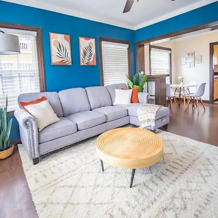 Sunny Retreat Near San Diego Zoo, Beach & Downtown Villa